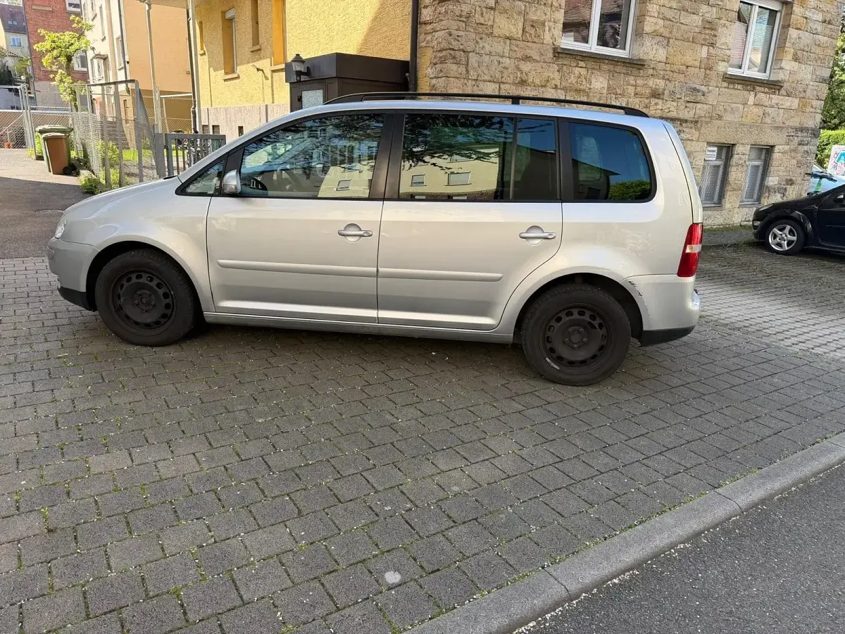 Gebraucht VW Touran 122 PS (89 kW) 2005 Silber Van / Kleinbus
