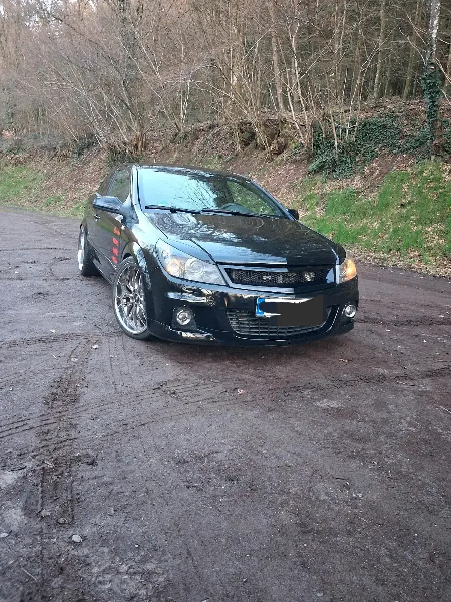 Gebraucht Opel Astra 250 PS (183 kW) 2008 Schwarz Coupé