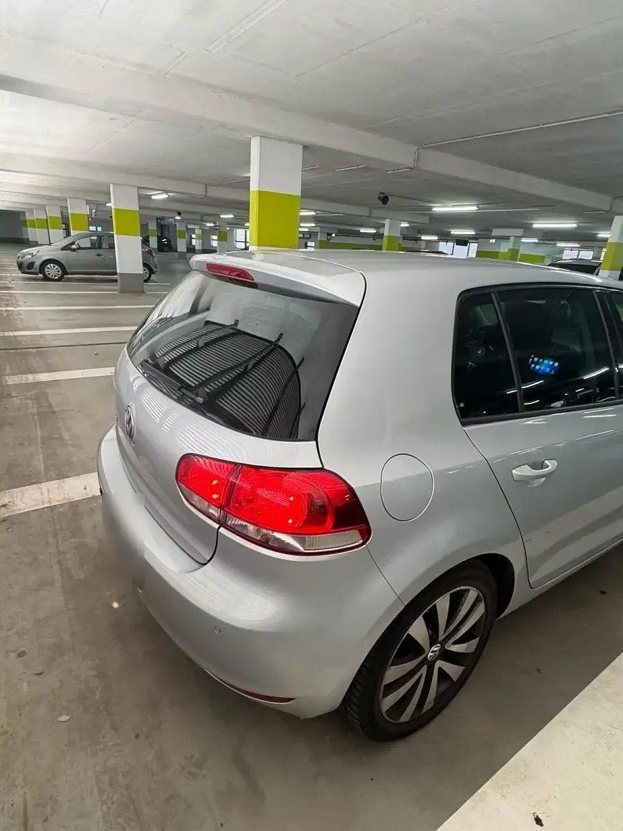 Gebraucht VW Golf VI Style 80 PS (58 kW) 2011 Silber Kleinwagen