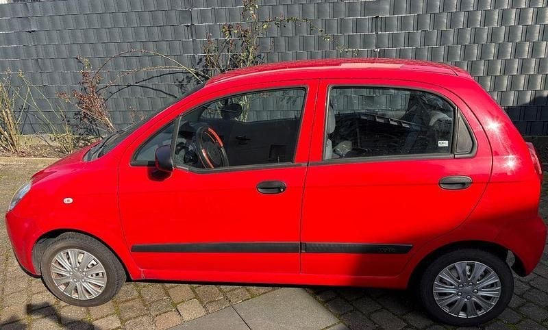 Gebraucht Chevrolet Matiz 52 PS (38 kW) 2009 Rot Kleinwagen
