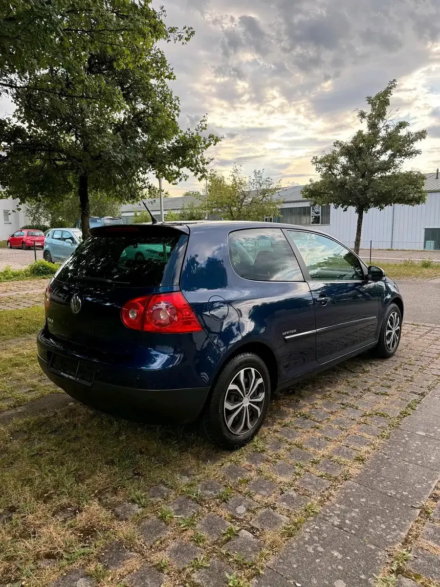Gebraucht VW Golf V United 80 PS (58 kW) 2008 Blau Kleinwagen