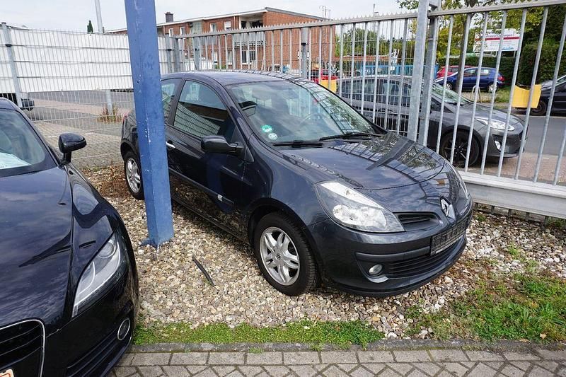Schwarz Gebraucht 2006 Renault Clio III Dynamique Kleinwagen | 2.300 € (Fairer Preis) - Bild 1/1