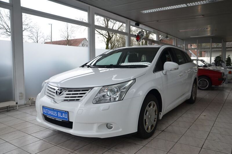 Weiß Gebraucht 2011 Toyota Avensis Kombi | 9.490 € (Teuer) - Bild 1/4