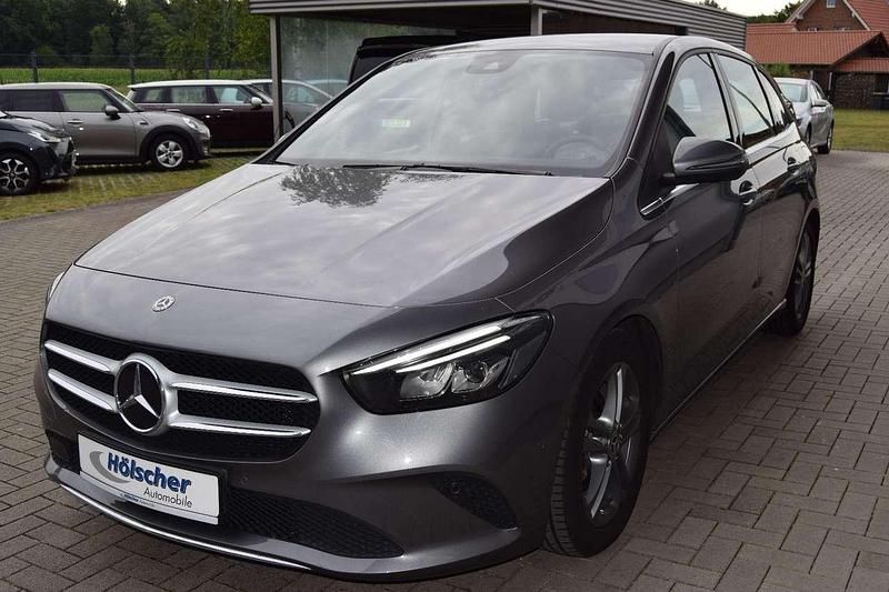 Gebraucht Mercedes B180 136 PS (100 kW) 2019 Mountaingrau Van / Kleinbus