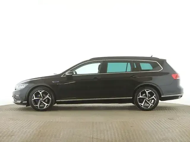 Używany VW Passat GTE 218 KM (160 kW) 2021 Czarny Kombi