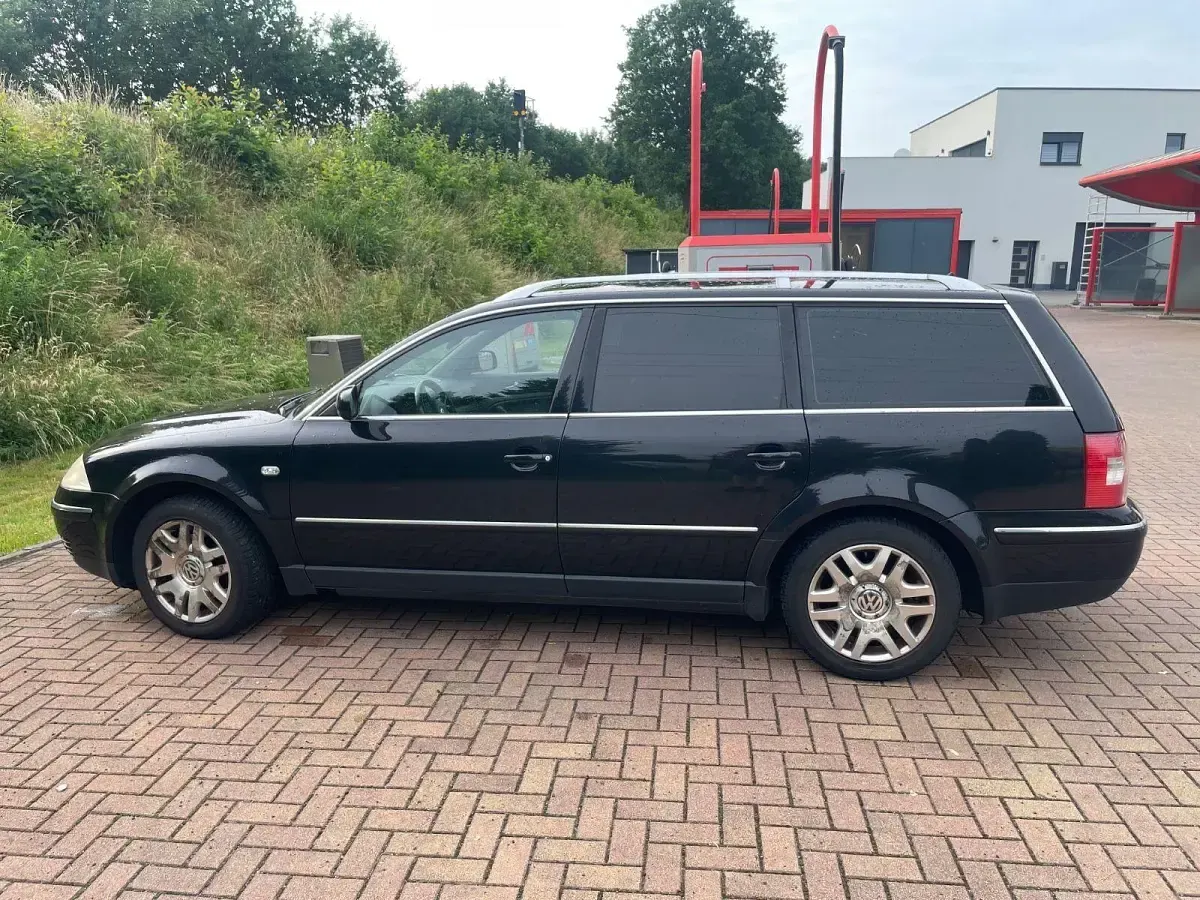 Gebraucht VW Passat Highline 131 PS (96 kW) 2003 Schwarz Kombi