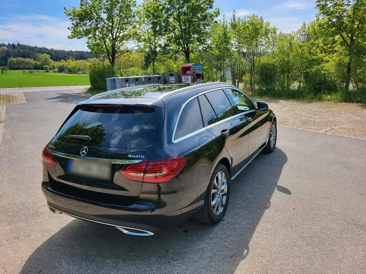 Gebraucht Mercedes C220 194 PS (142 kW) 2019 Schwarz Kombi
