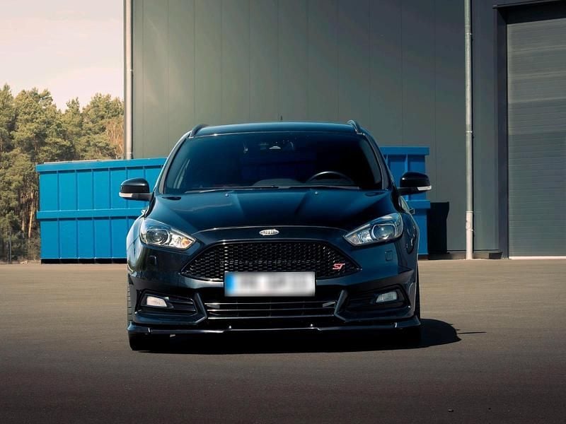 Usata Ford Focus ST 250 CV (183 kW) 2017 Nero Station wagon
