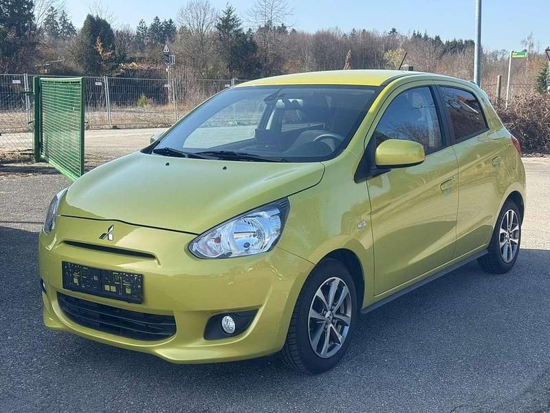 Gebraucht Mitsubishi Space Star Diamant Edition 80 PS (58 kW) 2015 Karambolagelb (m) Kleinwagen