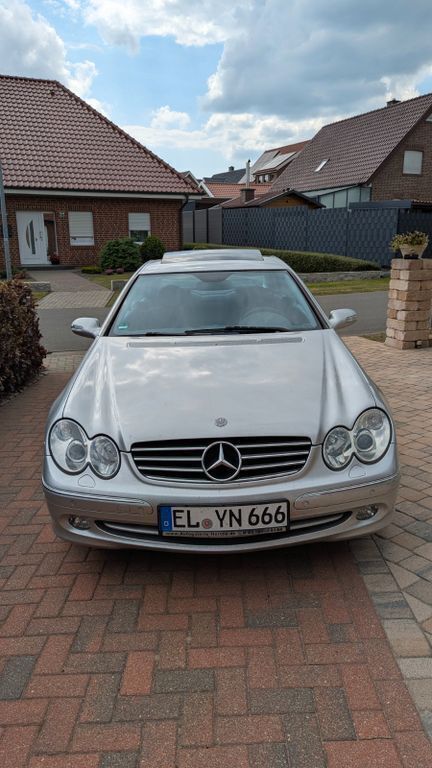 Silber Gebraucht 2004 Mercedes CLK200 Avantgarde Coupé | 6.499 € (Guter Preis) - Bild 1/4