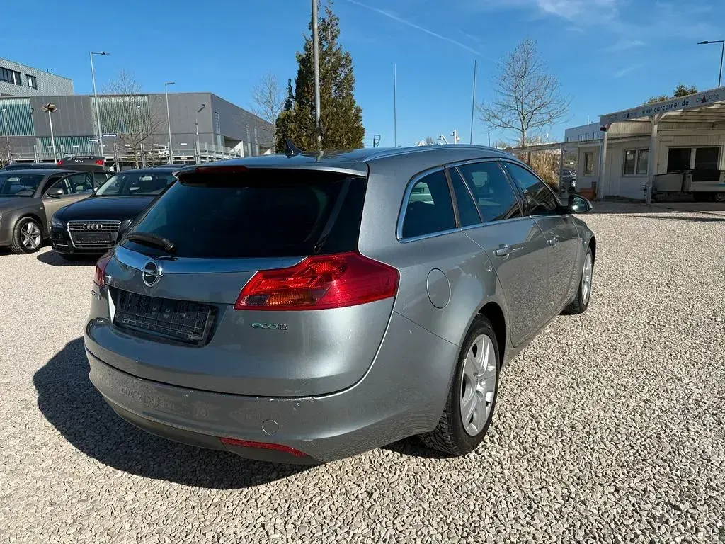 Gebraucht Opel Insignia Design Edition 160 PS (117 kW) 2011 Silber Kombi