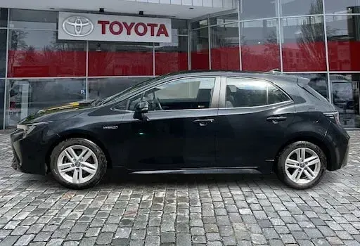 Gebraucht Toyota Corolla Business Edition 122 PS (89 kW) 2020 Black mica / ink Limousine