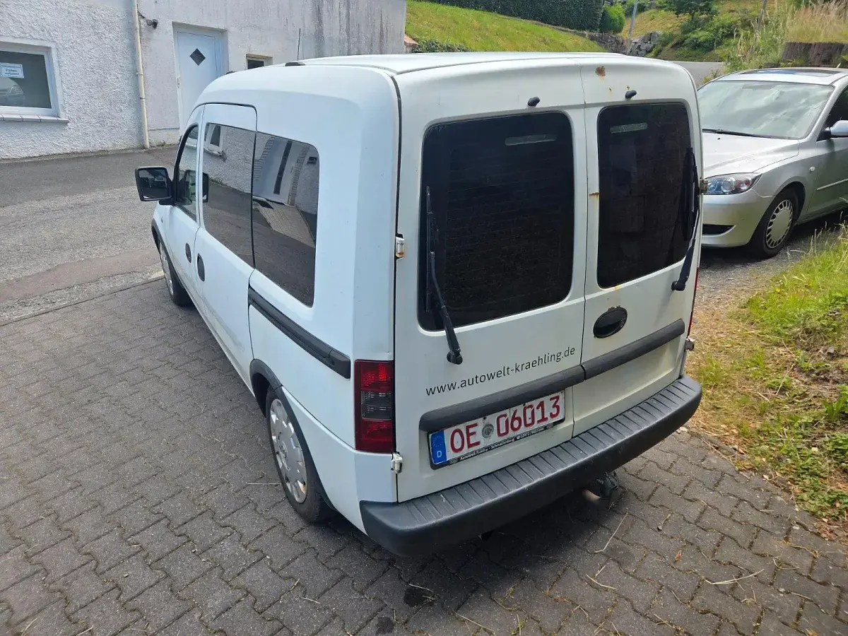Gebraucht Opel Combo 100 PS (73 kW) 2008 Weiß Van / Kleinbus