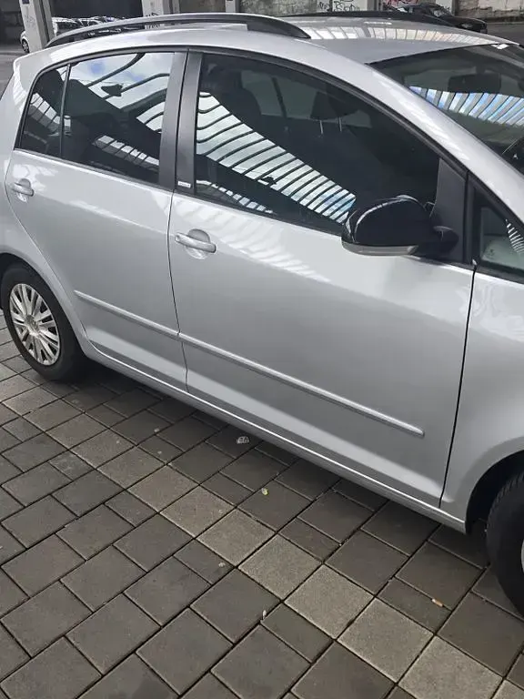 Gebraucht VW Golf Sportsvan 105 PS (77 kW) 2012 Silber Van / Kleinbus