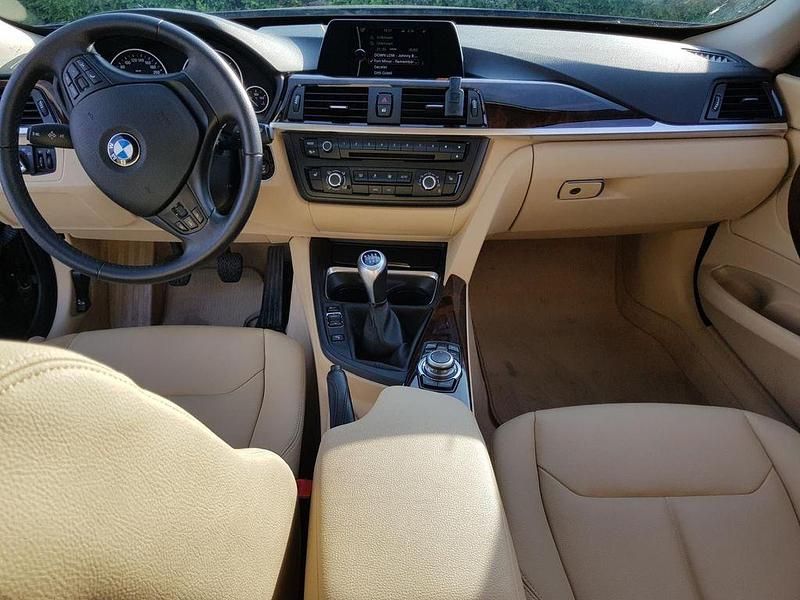 Gebraucht BMW 318 Gran Turismo 143 PS (105 kW) 2014 Schwarz Limousine