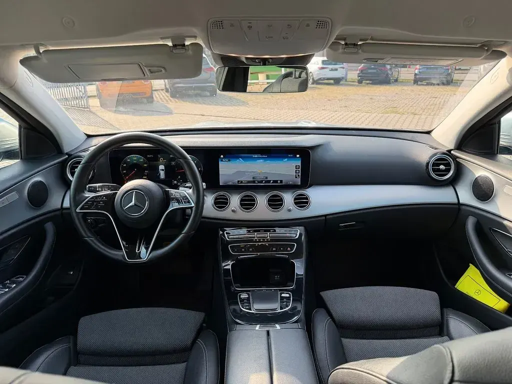 Gebraucht Mercedes E220 194 PS (142 kW) 2020 Silber Kombi