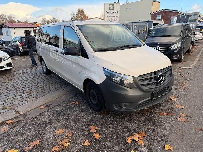 Braun Gebraucht 2018 Mercedes Vito Van / Kleinbus | 9.900 € - Bild 1/4