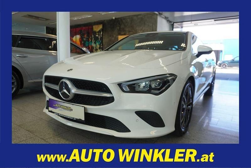 Weiß Gebraucht 2023 Mercedes CLA180 Shooting Brake Kombi | 17.990 € (Fairer Preis) - Bild 1/4