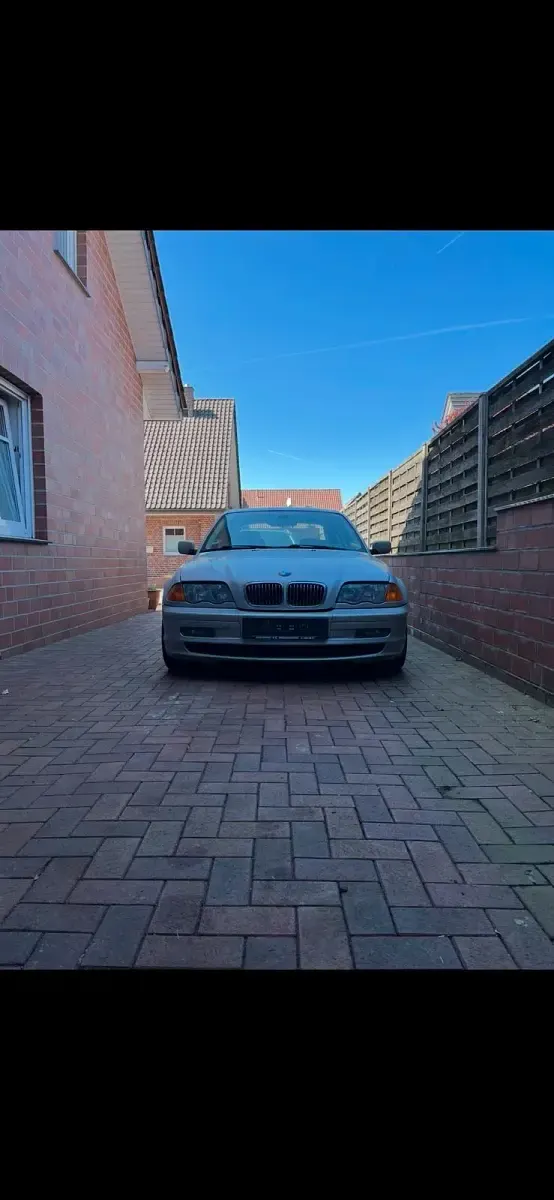 Second-hand BMW 320 150 CP (110 kW) 1998 Argintiu Berlinǎ