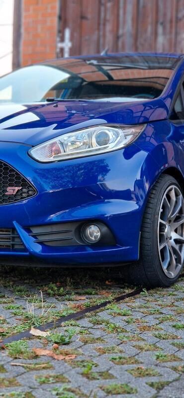Blau Gebraucht 2014 Ford Fiesta ST Kleinwagen | 10.000 € (Fairer Preis) - Bild 1/4