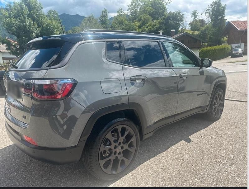 Gebraucht Jeep Compass 179 PS (131 kW) 2021 Grau SUV