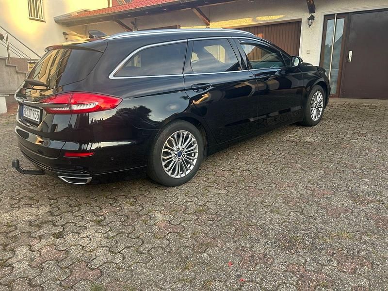 Schwarz Gebraucht 2021 Ford Mondeo Titanium Kombi | 16.700 € (Guter Preis) - Bild 1/4