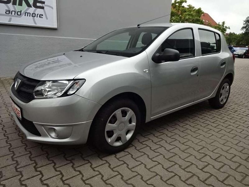 Gebraucht Dacia Sandero 90 PS (66 kW) 2016 Silbermetallic Kleinwagen