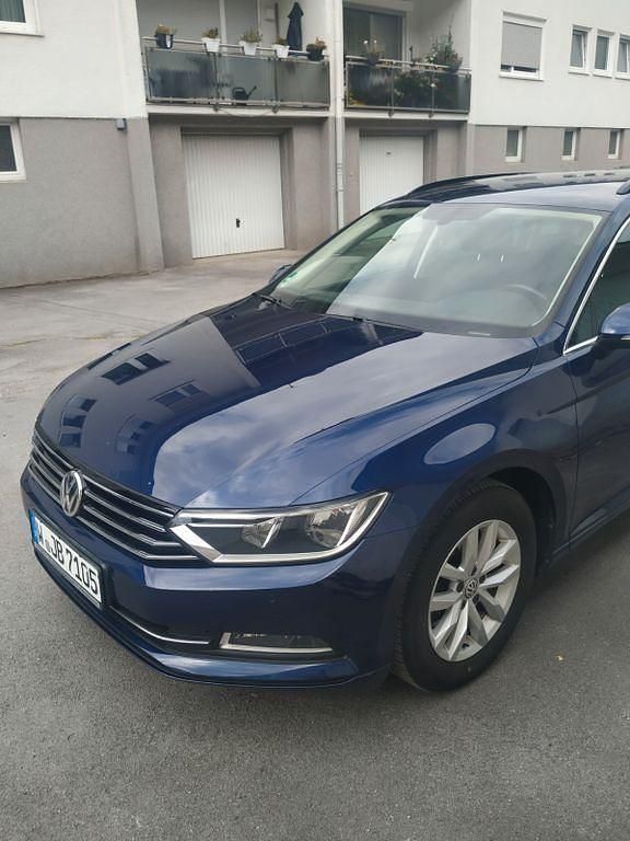 Blau Gebraucht 2017 VW Passat Comfortline Kombi | 10.600 € (Guter Preis) - Bild 1/4