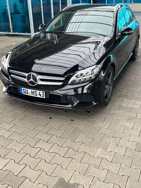 Gebraucht Mercedes C300 245 PS (180 kW) 2019 Schwarz Limousine