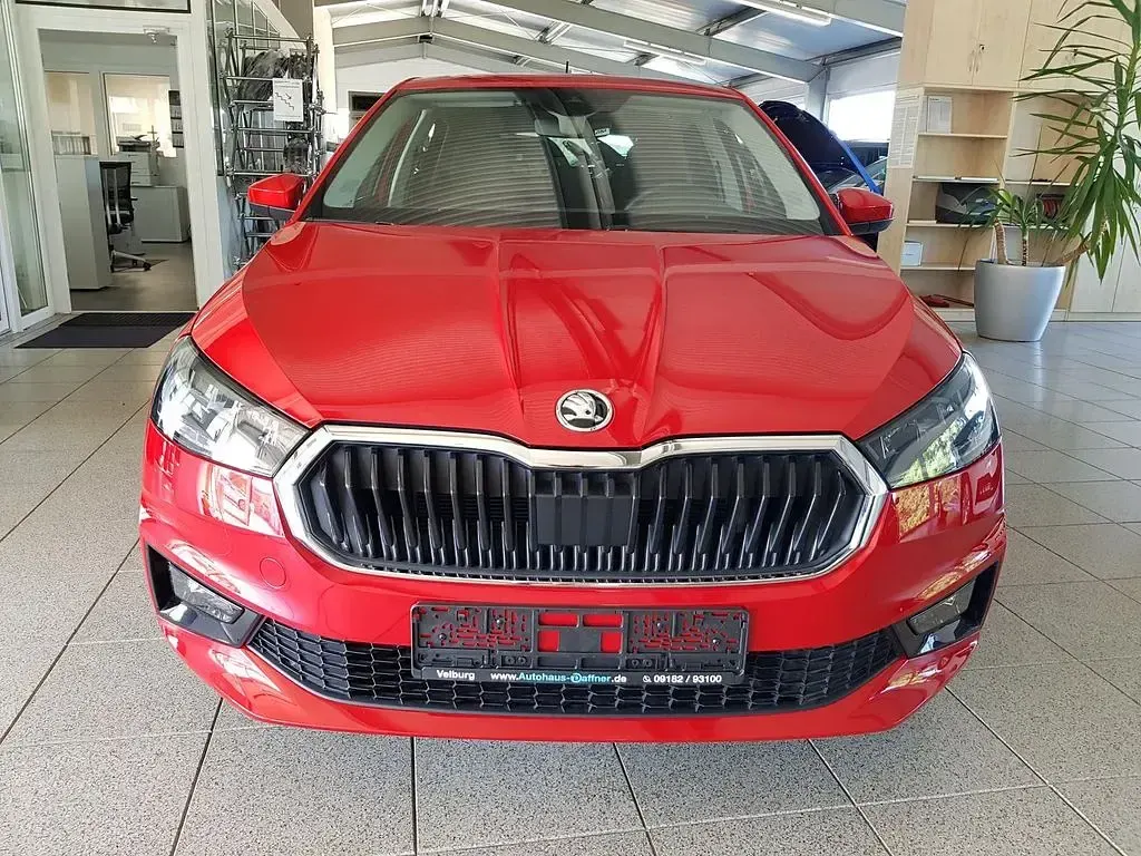 Gebraucht Skoda Fabia 95 PS (69 kW) 2025 Velvetrot metallic Kleinwagen
