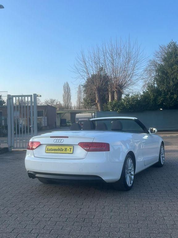Gebraucht Audi A5 Cabriolet Design 170 PS (125 kW) 2011 Weiß Cabrio