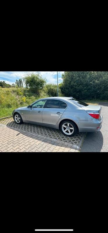 Gebraucht BMW 520 177 PS (130 kW) 2004 Silber Limousine