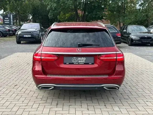 Gebraucht Mercedes E220 194 PS (142 kW) 2017 Rot Limousine