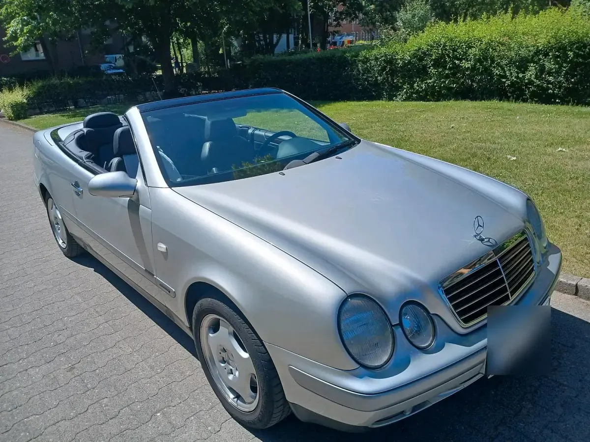 Gebraucht Mercedes CLK230 193 PS (141 kW) 1999 Silber Cabrio