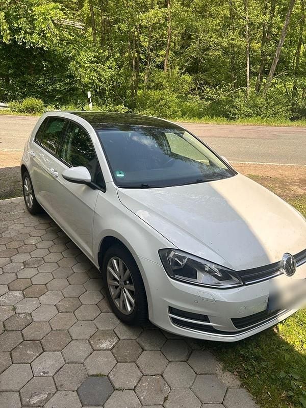 Weiß Gebraucht 2016 VW Golf Trendline Coupé | 11.400 € (Fairer Preis) - Bild 1/4