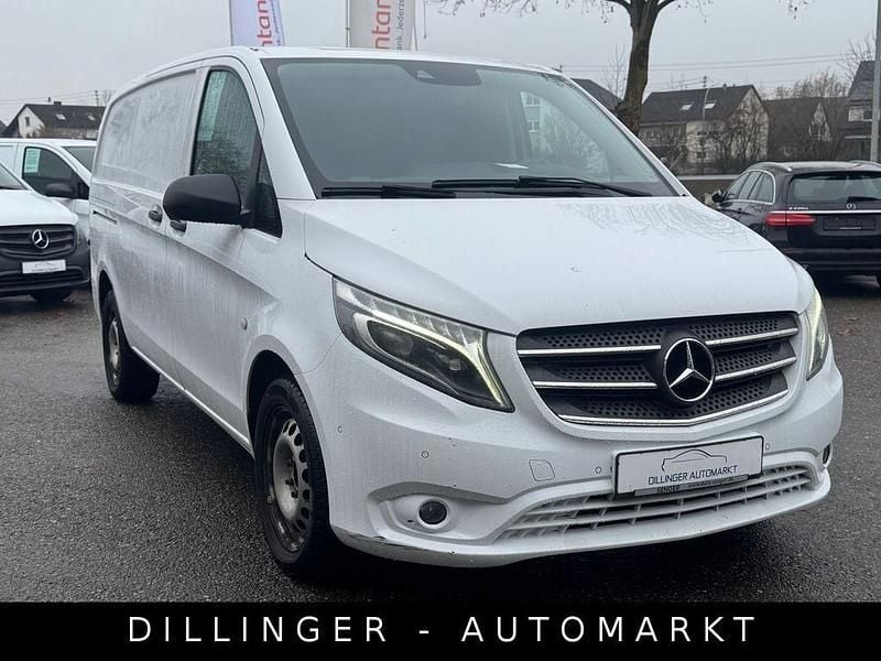 Weiß Gebraucht 2016 Mercedes Vito Van / Kleinbus | 9.790 € (Fairer Preis) - Bild 1/4