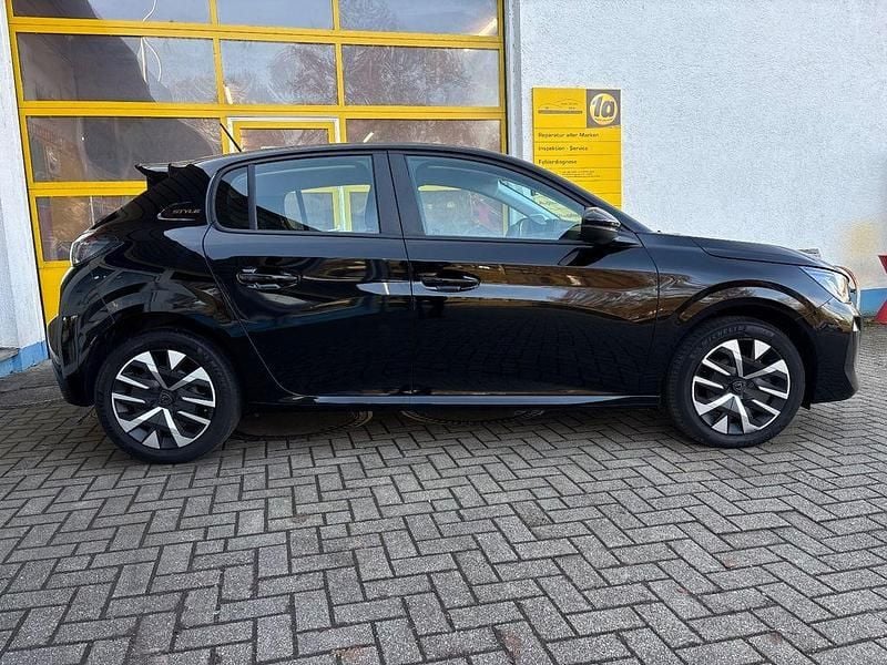 Gebraucht Peugeot 208 110 PS (80 kW) 2025 Schwarz Kleinwagen