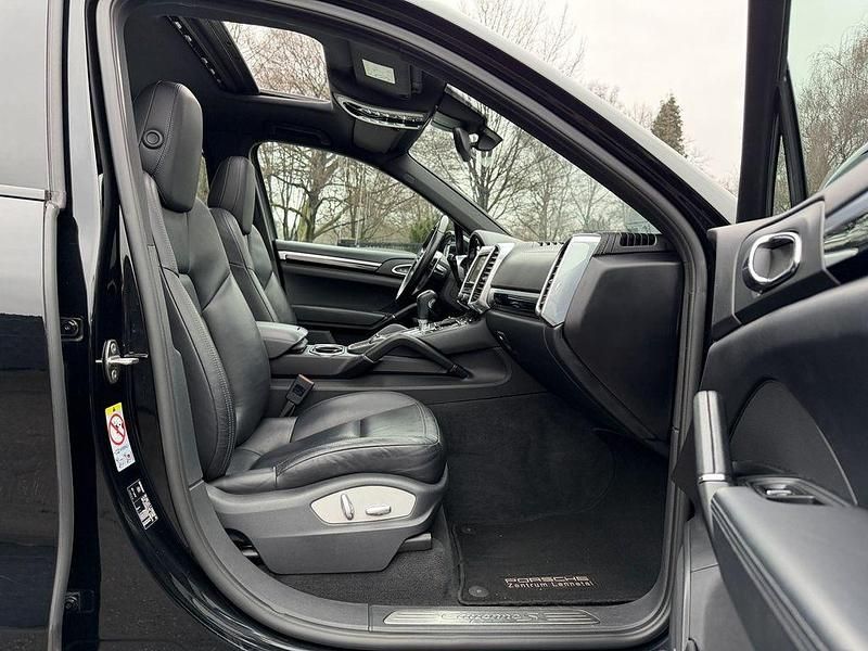 Gebraucht Porsche Cayenne S 385 PS (283 kW) 2016 Tiefschwarz SUV