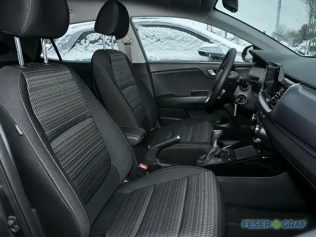 Neu Kia Stonic Vision 101 PS (74 kW) 2026 Astrograu met. SUV