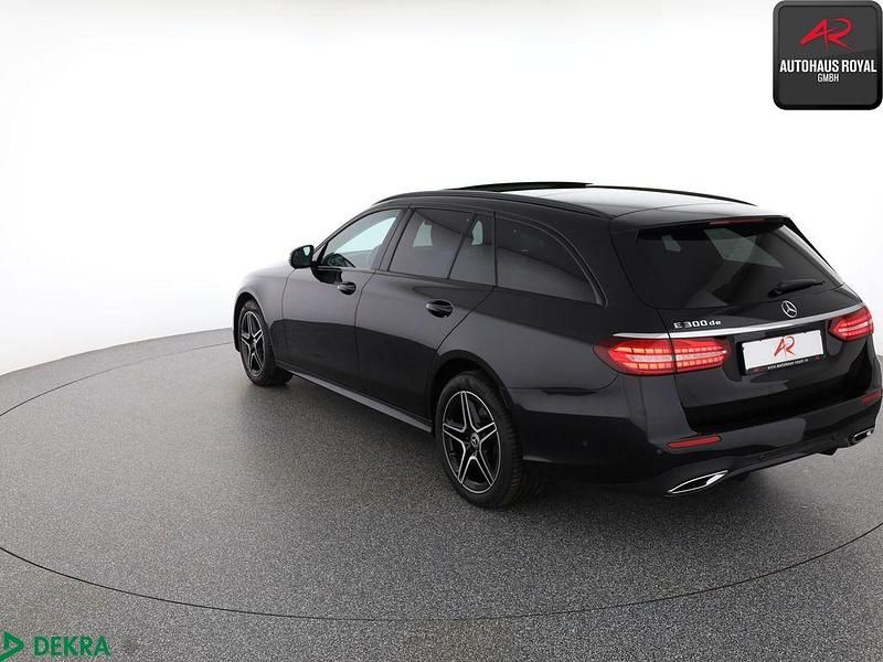 Gebraucht Mercedes E300 AMG 306 PS (225 kW) 2022 Obsidianschwarz Kombi