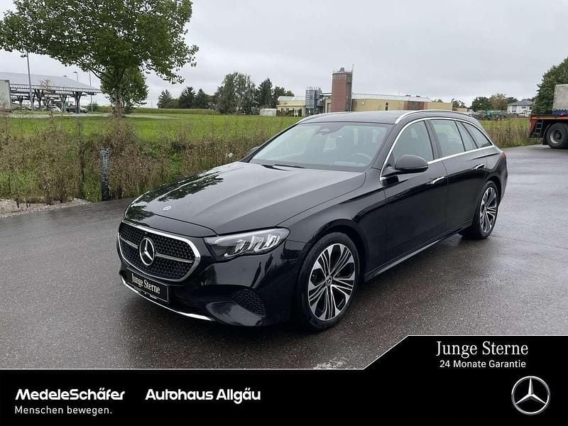 Schwarz Gebraucht 2023 Mercedes E220 Avantgarde Kombi | 42.470 € (Superpreis) - Bild 1/4