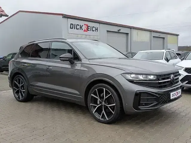 Gebraucht VW Touareg R-line 286 PS (210 kW) 2025 Grau SUV