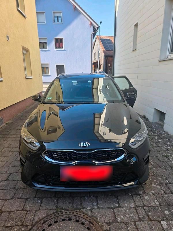 Gebraucht Kia Ceed 136 PS (100 kW) 2020 Schwarz Kleinwagen