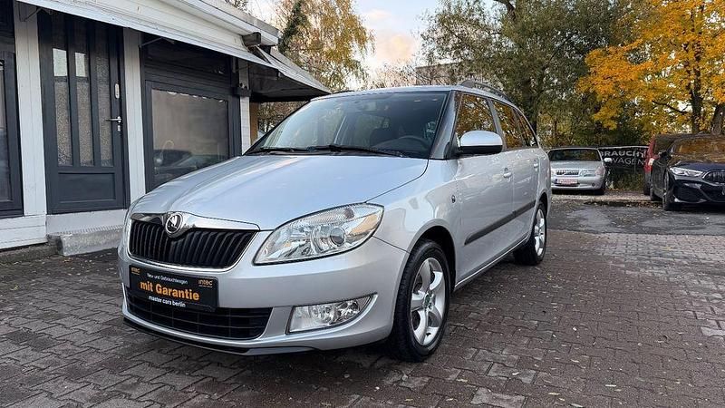 Silber Gebraucht 2012 Skoda Fabia Family Kombi | 8.300 € (Teuer) - Bild 1/4