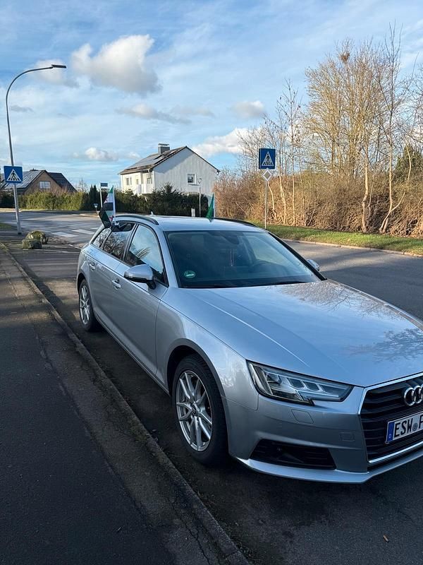 Gebraucht Audi A4 190 PS (139 kW) 2017 Grau Kombi