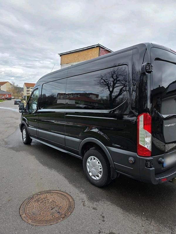Second-hand Ford Transit 130 CP (95 kW) 2019 Negru Van