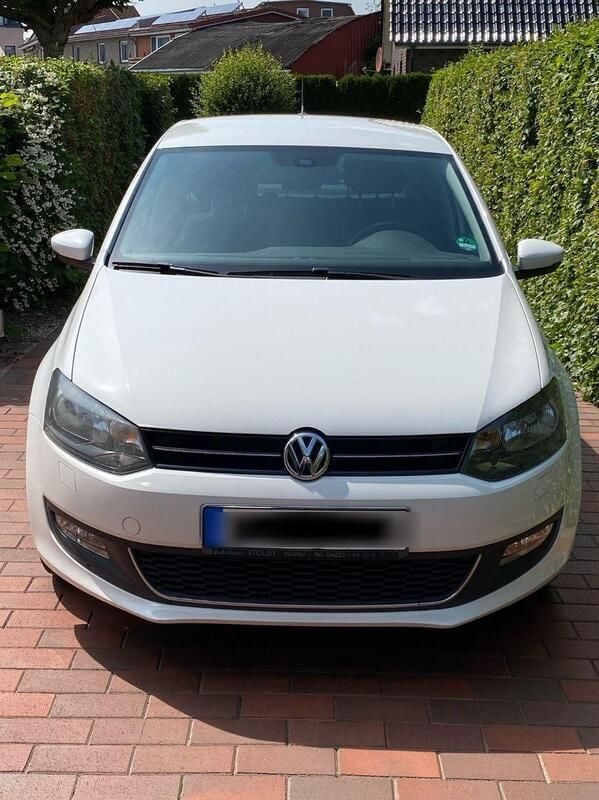 Weiß Gebraucht 2013 VW Polo Life Kleinwagen | 6.500 € (Fairer Preis) - Bild 1/4