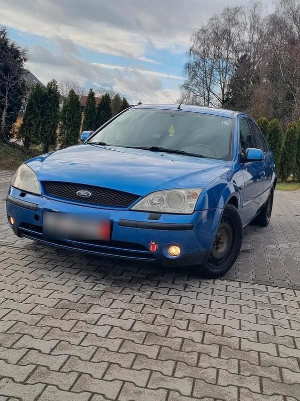 Gebraucht Ford Mondeo 125 PS (91 kW) 2001 Blau Limousine