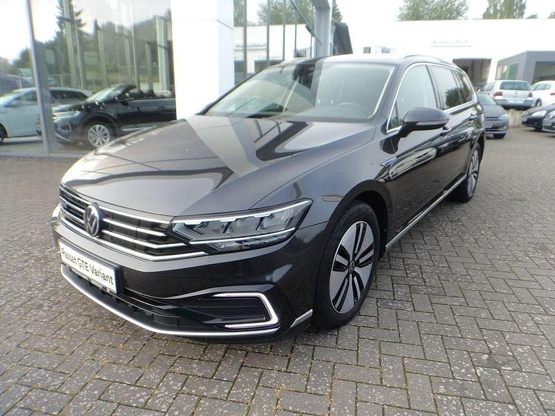 Grau Gebraucht 2021 VW Passat GTE Kombi | 22.592 € (Guter Preis) - Bild 1/4