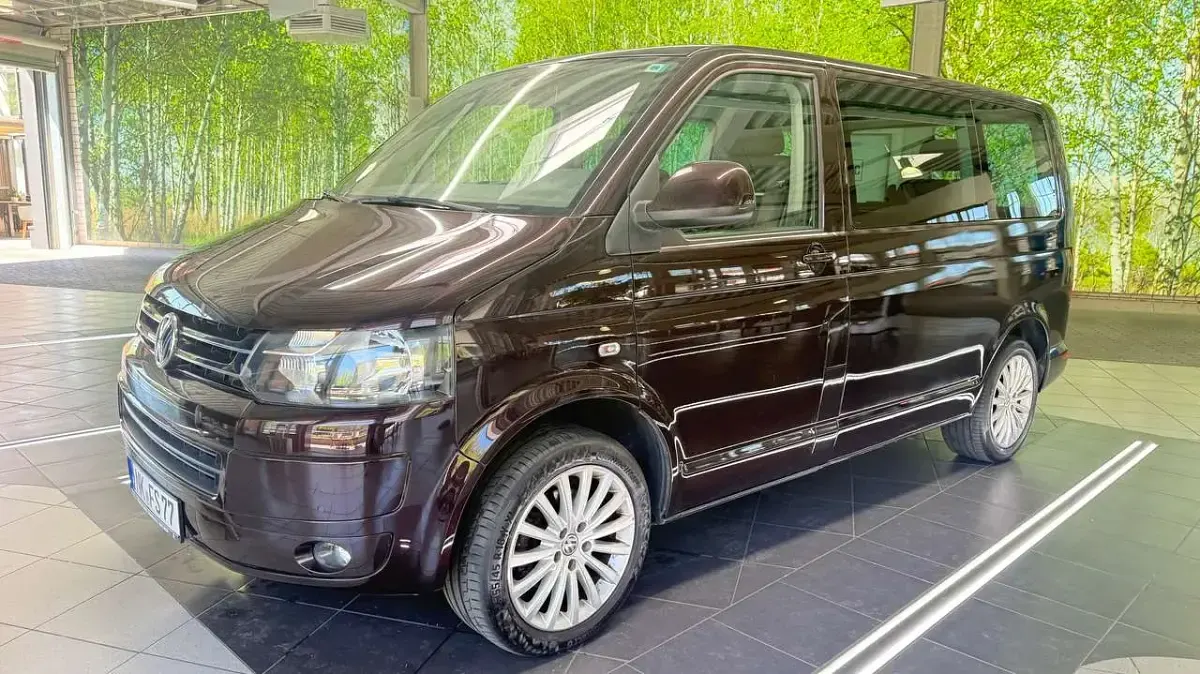 Second-hand VW T5 140 CP (102 kW) 2014 Negru Van